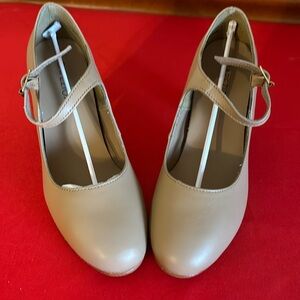Capezio brand Manhattan style character shoes style 653. Women size 5.5M